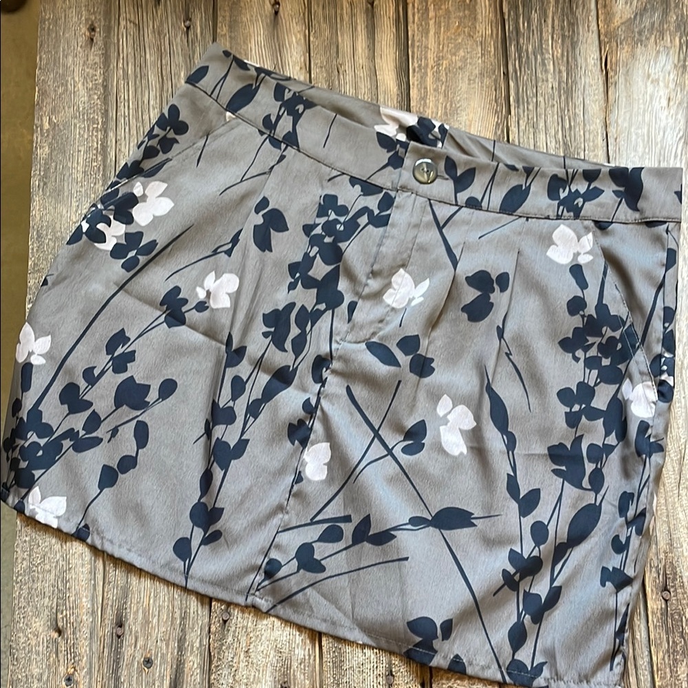 GAP Floral black & Gray Skirt